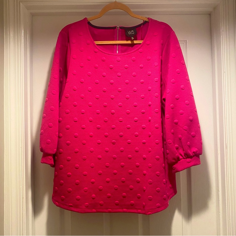 W5 textured polka dot puffy top